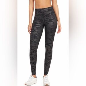 SPANX Faux Leather Matte Black Camo Leggings size medium